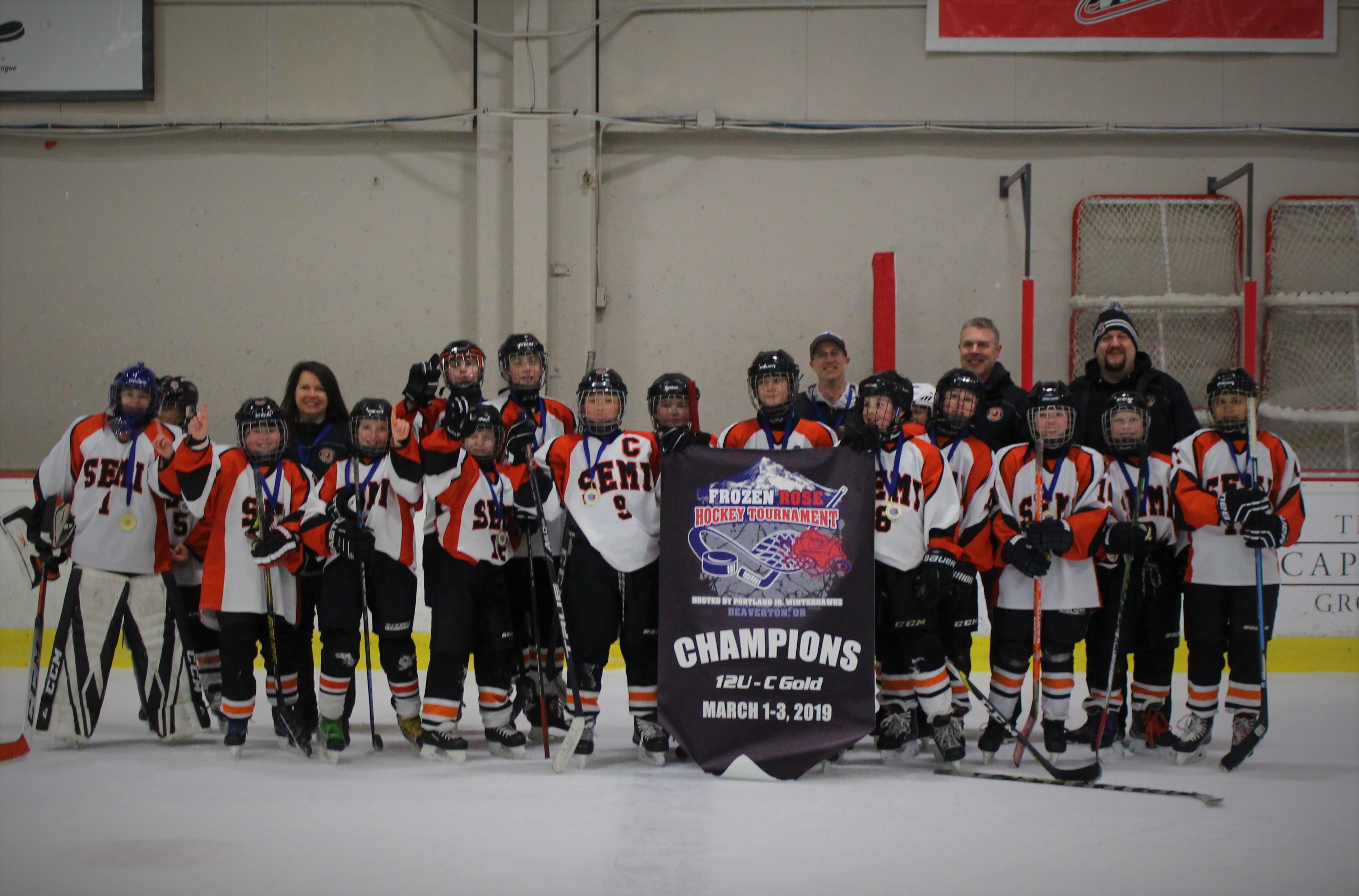 Meet your Frozen Rose 2019 Portland Or. 12U Gold medal Champions!  Semiahmoo PeeWee C6!  
