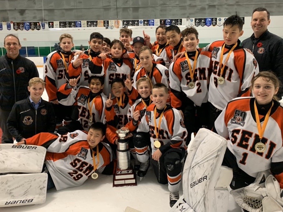PeeWee A1 comes home with gold medals from the Langley Gil Martin Remembrance Day Tourney!