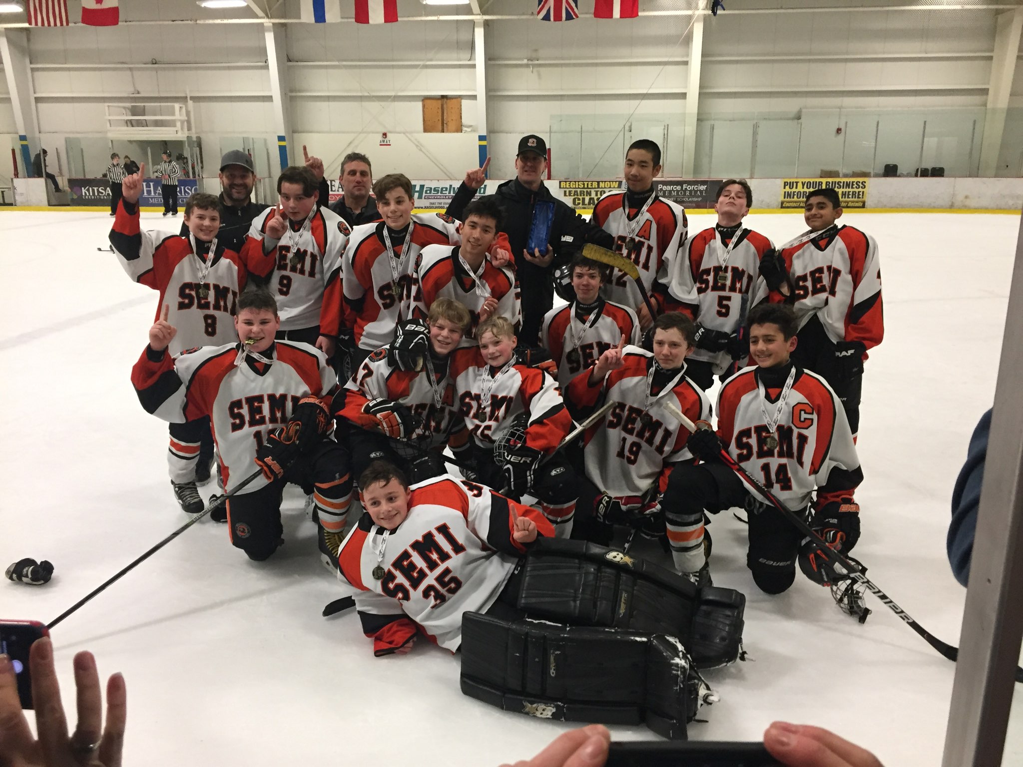 January 19, 2020 ~ Bantam C3 swept the Battle for the Sound tournament in Bremerton to bring home the GOLD! Way to go!